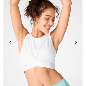Pia power touch light front twist tank